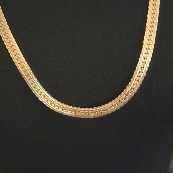 Vintage Herringbone gold toned necklaces. - Picture 8 of 11
